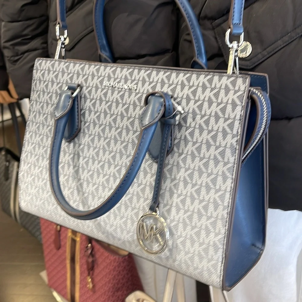 Michael Kors Sheila Medium Signature CZ Logo Satchel Crossbody Center Zip
Navy - Picture 15 of 16